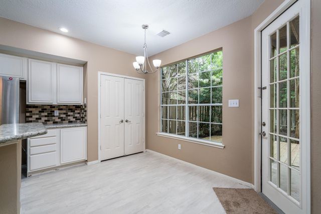 66 Lakeridge Court, The Woodlands, TX 77381