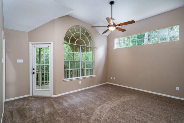 66 Lakeridge Court, The Woodlands, TX 77381