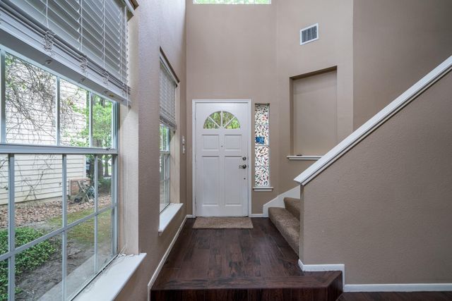 66 Lakeridge Court, The Woodlands, TX 77381