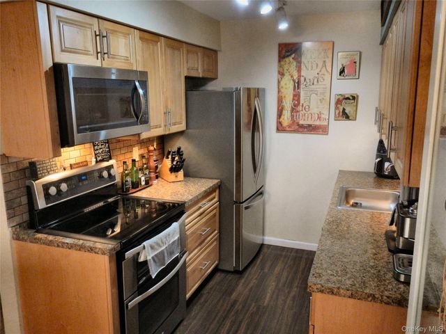 146 Millard Avenue 146, West Babylon, NY 11704