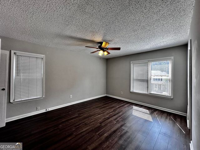 1060 Falling Water Drive SE, Smyrna, GA 30080