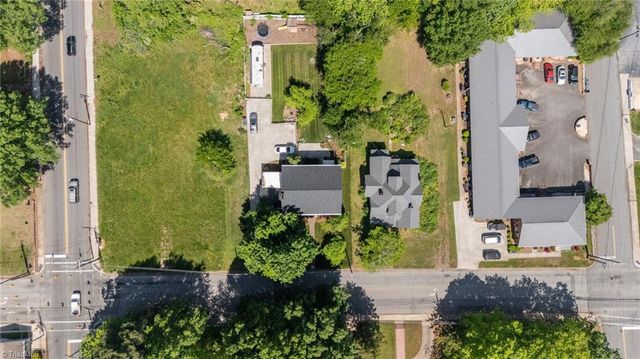 414 S State Street, Lexington, NC 27292