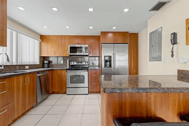 1825 S Ocean Drive 609, Hallandale Beach, FL 33009