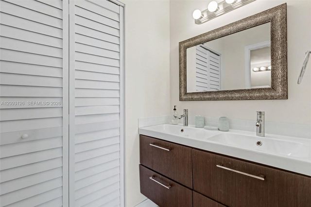 1825 S Ocean Drive 609, Hallandale Beach, FL 33009