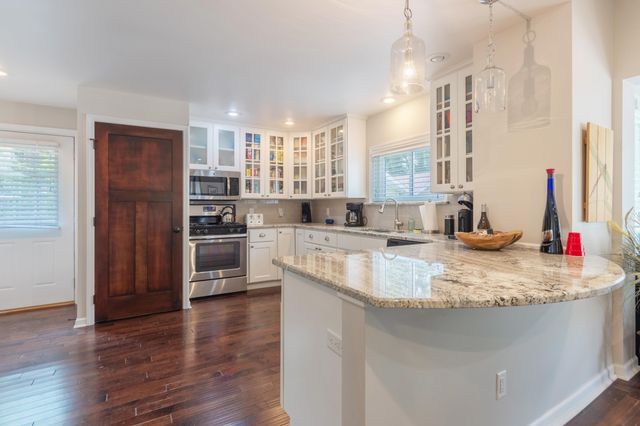 318 Superior Street, South Haven, MI 49090