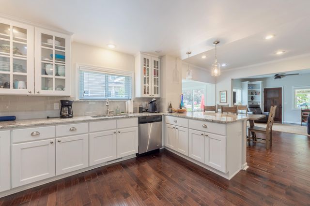 318 Superior Street, South Haven, MI 49090