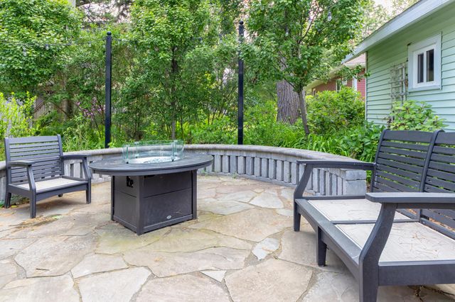 318 Superior Street, South Haven, MI 49090