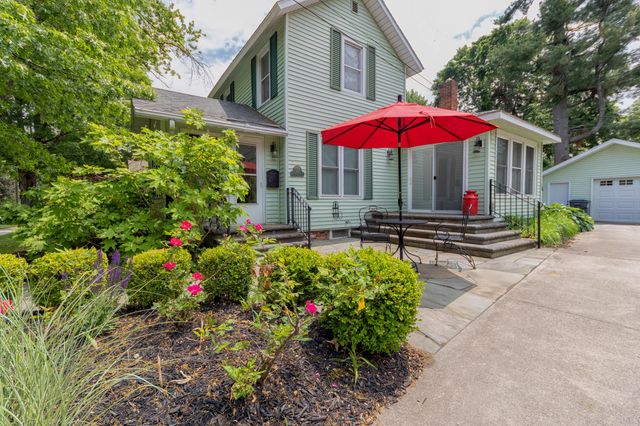 318 Superior Street, South Haven, MI 49090