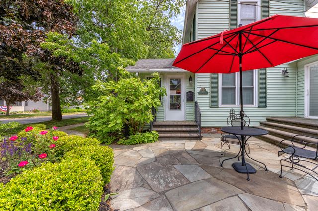 318 Superior Street, South Haven, MI 49090