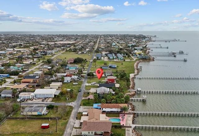 1035 6th Street, San Leon, TX 77539