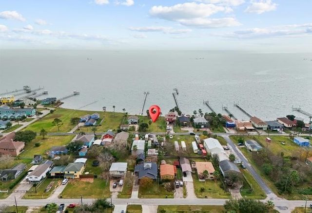 1035 6th Street, San Leon, TX 77539