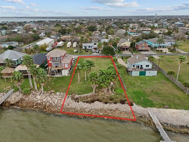 1035 6th Street, San Leon, TX 77539