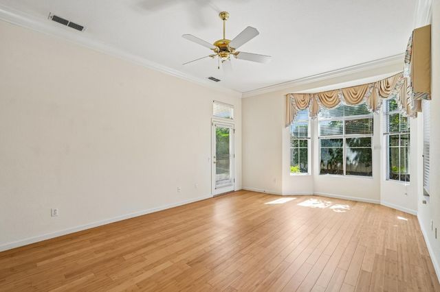 5202 Green Grove Ln, Roseville, CA 95747