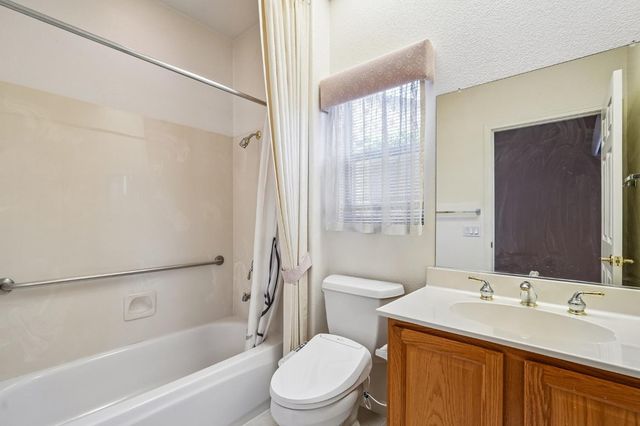 5202 Green Grove Ln, Roseville, CA 95747