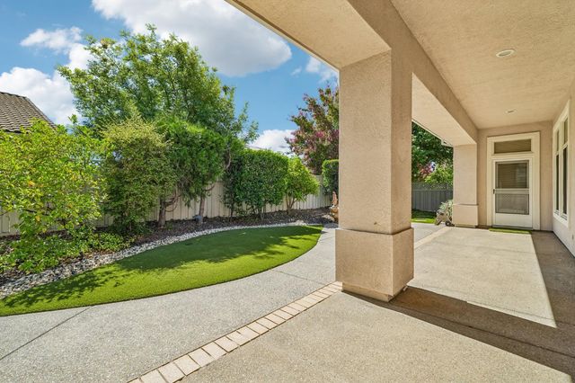 5202 Green Grove Ln, Roseville, CA 95747