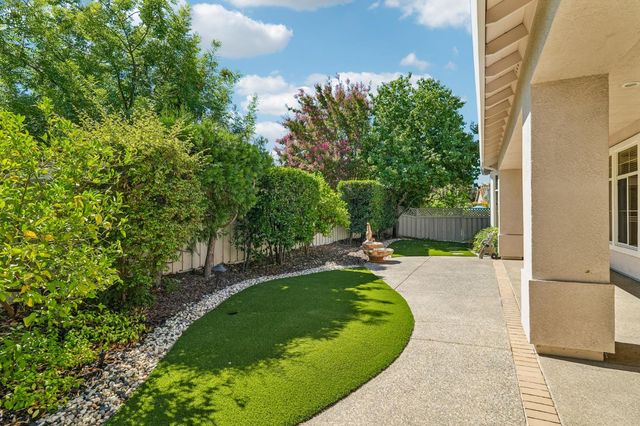 5202 Green Grove Ln, Roseville, CA 95747