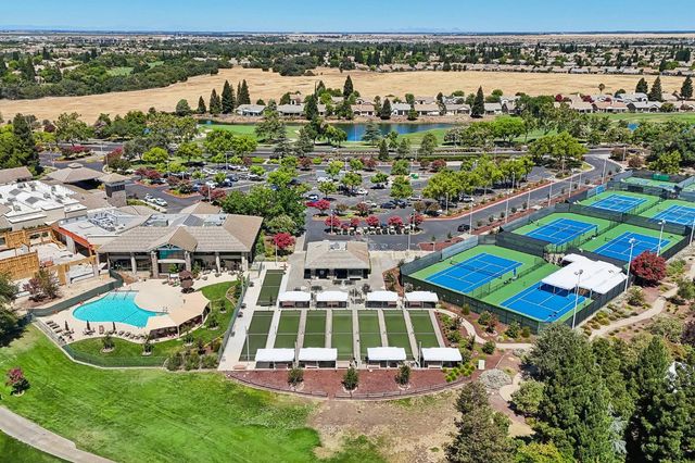 5202 Green Grove Ln, Roseville, CA 95747