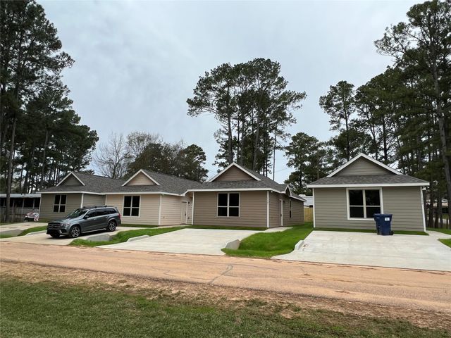 11595 Persimmon Street, Willis, TX 77318