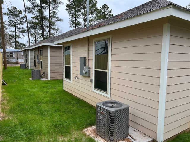 11595 Persimmon Street, Willis, TX 77318