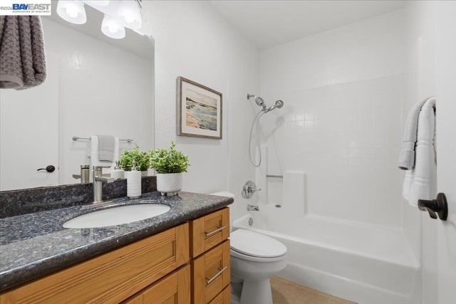 39843 Cedar Blvd 219, Newark, CA 94560