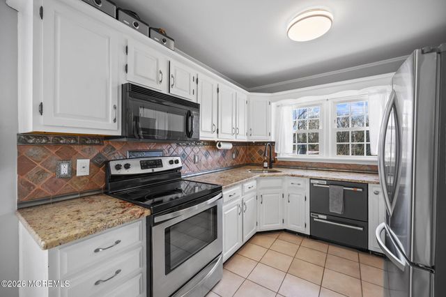 350 East Road, Belford, NJ 07718