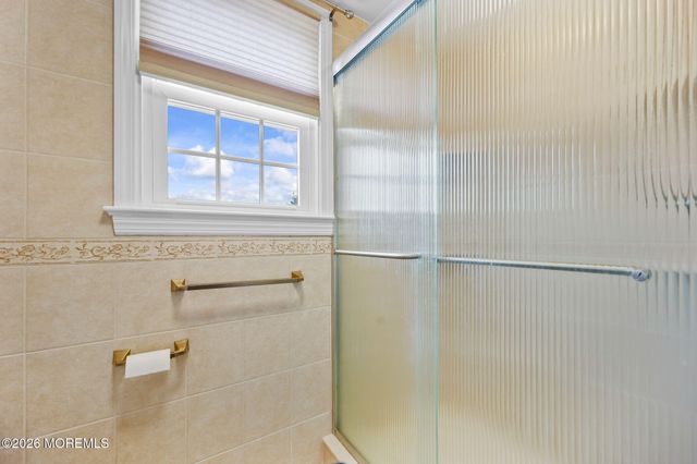 350 East Road, Belford, NJ 07718