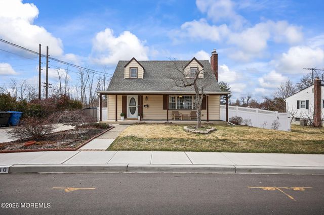 350 East Road, Belford, NJ 07718