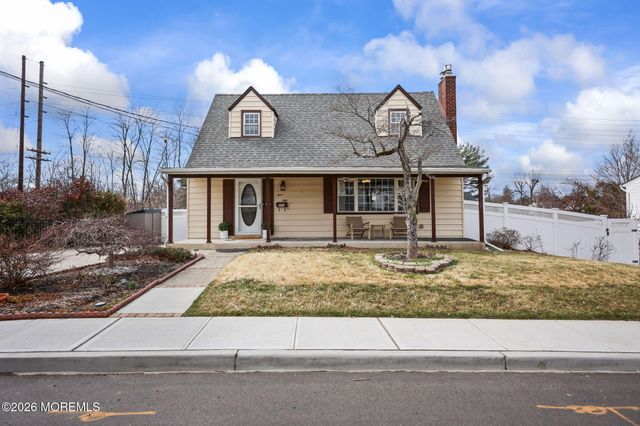 350 East Road, Belford, NJ 07718