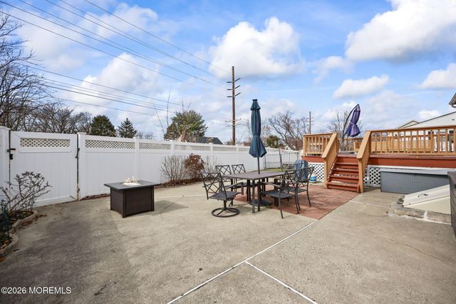 350 East Road, Belford, NJ 07718