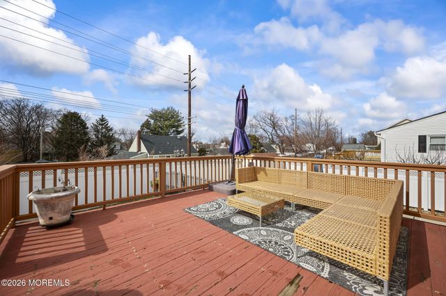 350 East Road, Belford, NJ 07718