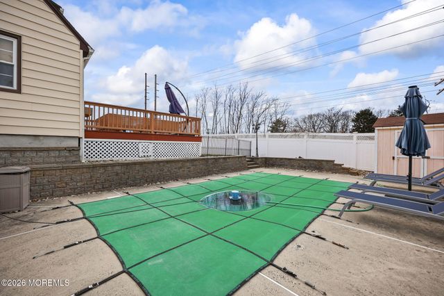 350 East Road, Belford, NJ 07718