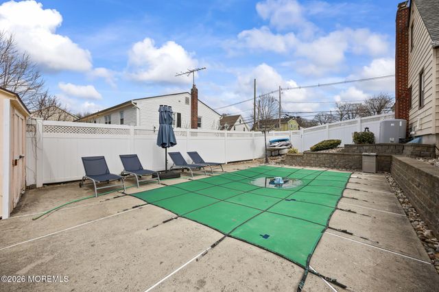 350 East Road, Belford, NJ 07718