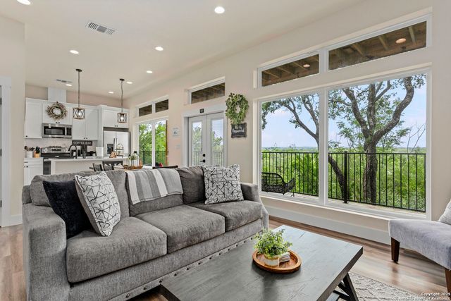 1121 Gruene A, New Braunfels, TX 78130