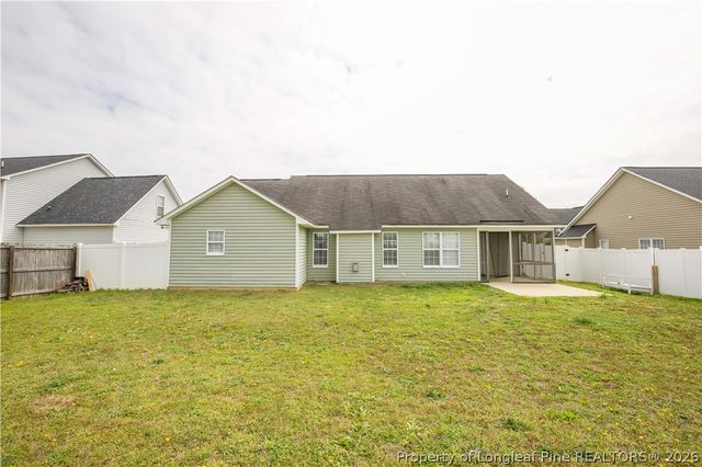 196 Lochwood Drive, Raeford, NC 28376