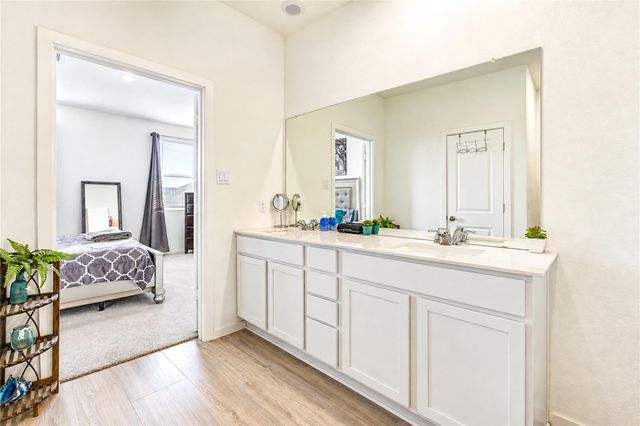 1210 Shady Pines Drive, Beasley, TX 77417