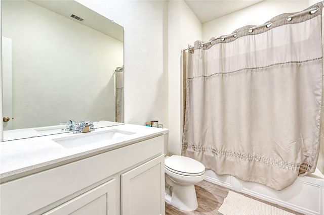 1210 Shady Pines Drive, Beasley, TX 77417