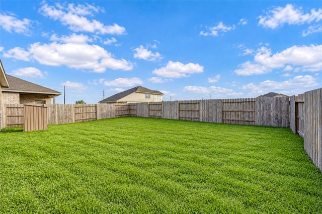 1210 Shady Pines Drive, Beasley, TX 77417