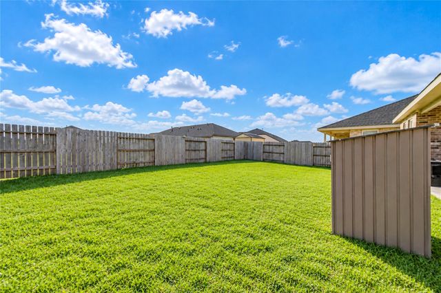 1210 Shady Pines Drive, Beasley, TX 77417
