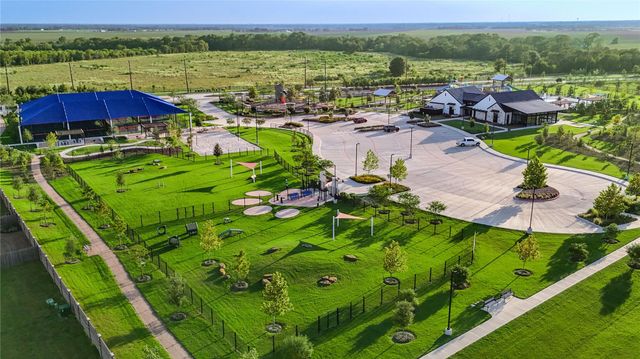 1210 Shady Pines Drive, Beasley, TX 77417