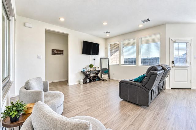 1210 Shady Pines Drive, Beasley, TX 77417