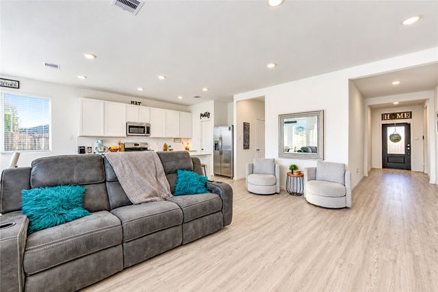 1210 Shady Pines Drive, Beasley, TX 77417