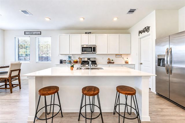 1210 Shady Pines Drive, Beasley, TX 77417