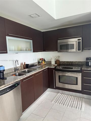 950 Brickell Bay Dr 2907, Miami, FL 33131