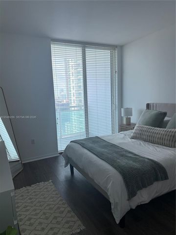 950 Brickell Bay Dr 2907, Miami, FL 33131