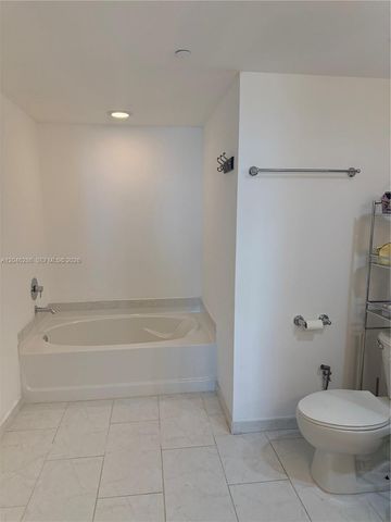 950 Brickell Bay Dr 2907, Miami, FL 33131
