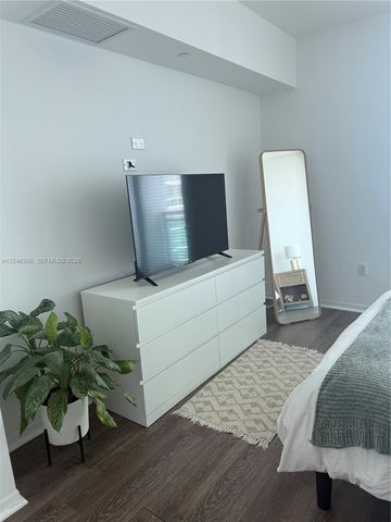 950 Brickell Bay Dr 2907, Miami, FL 33131