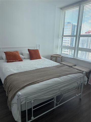 950 Brickell Bay Dr 2907, Miami, FL 33131