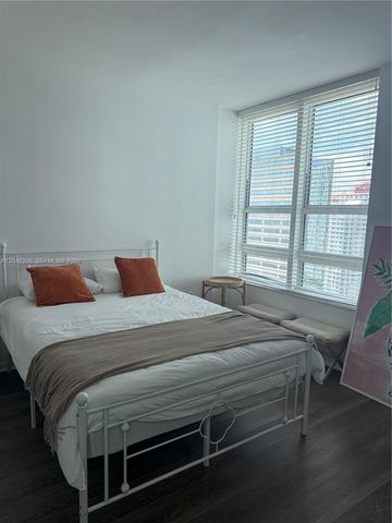 950 Brickell Bay Dr 2907, Miami, FL 33131