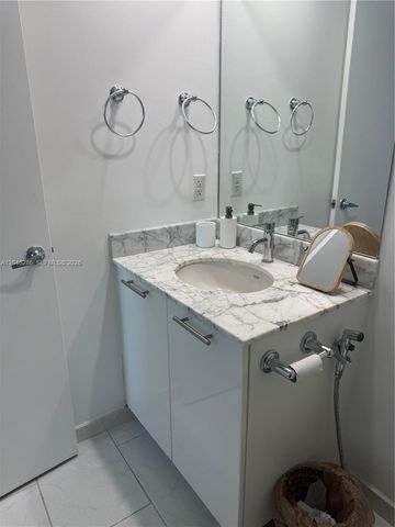950 Brickell Bay Dr 2907, Miami, FL 33131