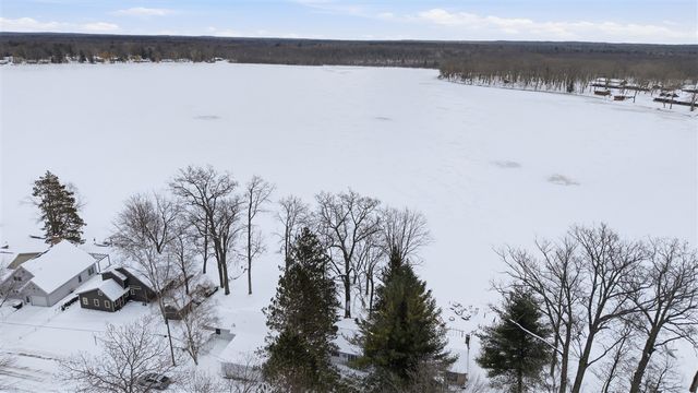 1132 S Woodland Drive, White Cloud, MI 49349